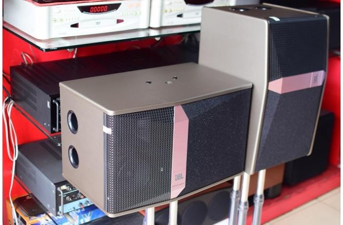 loa JBL KI 512 2