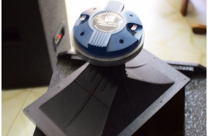 loa JBL SRX 725