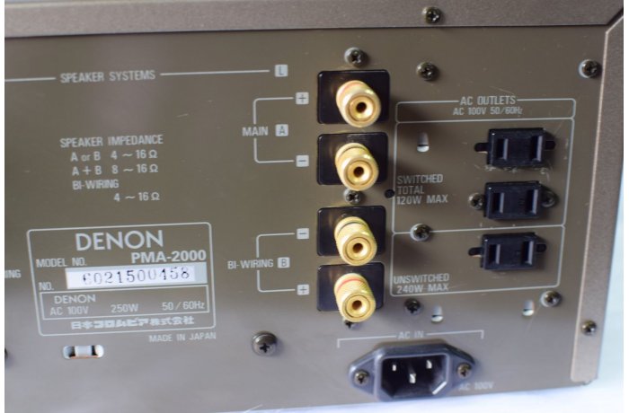 Mặt sau ampli Denon pma 2000 