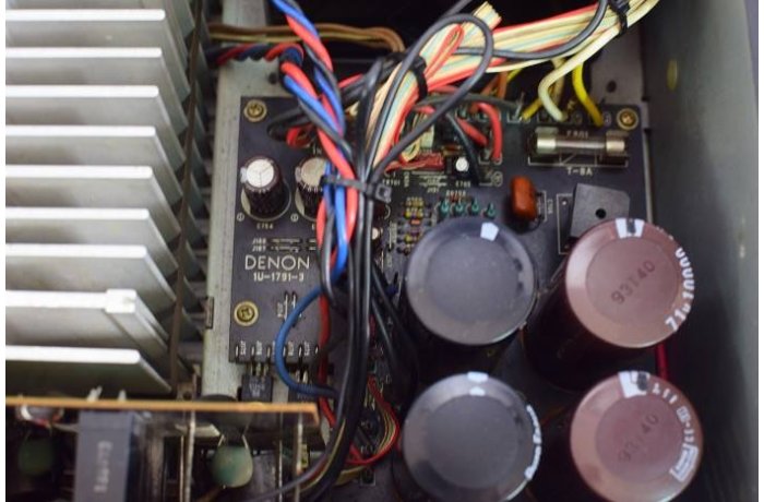 Bên trong Denon pma 890D