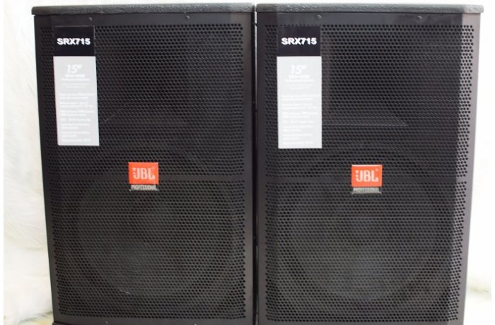 loa sân khấu  ngoài trời JBL SRX 715
