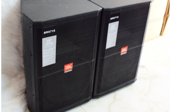 Loa sân khấu  chuyên nghiệp JBL SRX 715