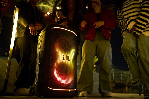 Đánh Giá Của Chuyên Gia Về JBL PartyBox Stage 520