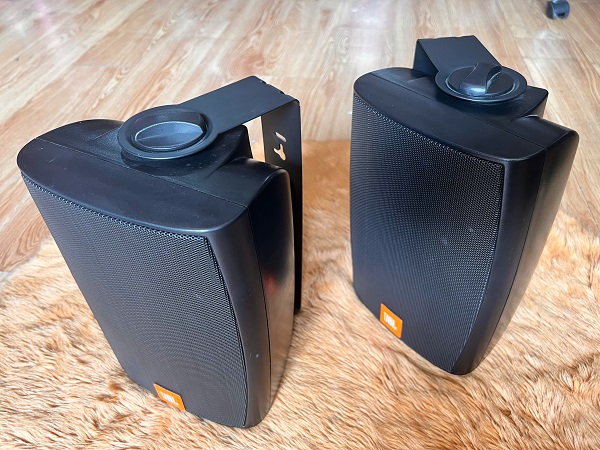 Đánh Giá Loa JBL Cho Quan Cafe