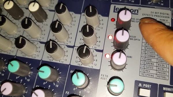 Đặc Điểm Bàn Soundcraft EFX12
