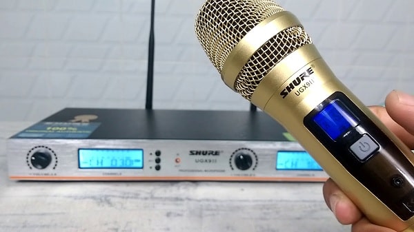 Hướng dẫn cách sử dụng micro không dây Shure đơn giản tại nhà