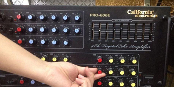 Chỉnh EQ cũng là một phương pháp tiện lợi để giảm tiếng hú ngay lập tức