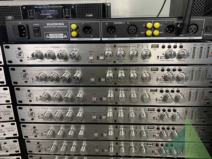 Nâng tiếng CAF LX820