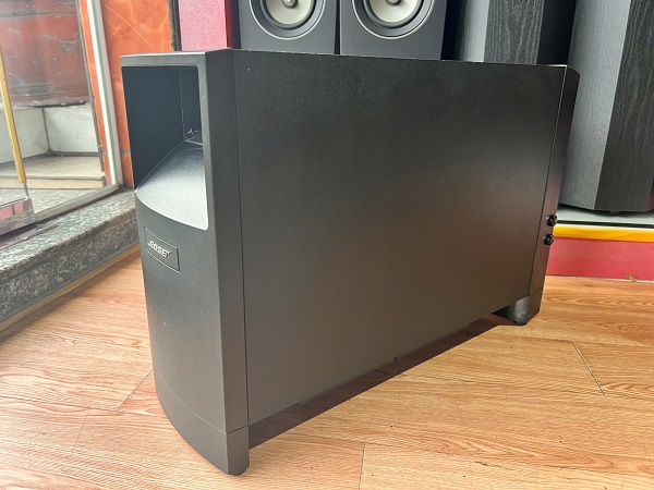 Thiết kế và cấu tạo của Bose AM 10 Series IV