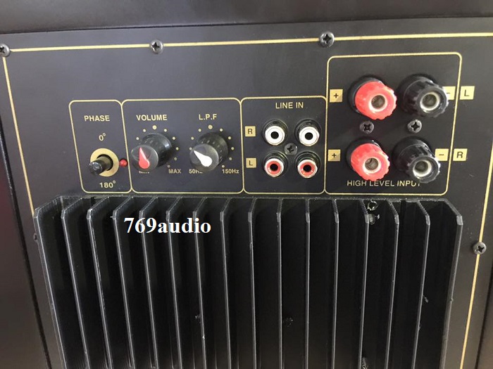 mặt sau loa 835 jbl II