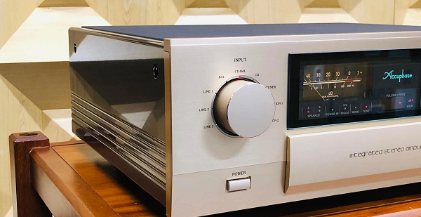 Đặc Điểm Nổi Bật Của Accuphase E370