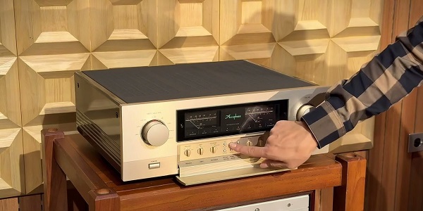 Ampli Accuphase E350: Sự Kết Hợp Hoàn Hảo Giữa Thiết Kế Sang Trọng Và Tính Năng Mạnh Mẽ