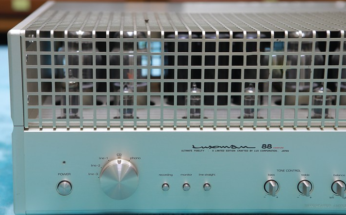 Hình ảnh khui hộp và đánh giá thực tế Amply Đèn Luxman SQ 88S Signature