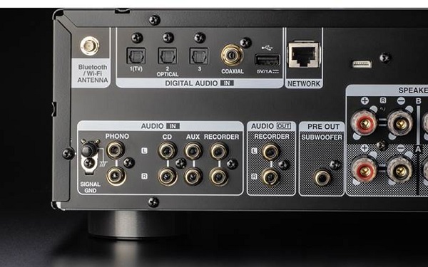 Mặt Sau Amply Denon PMA 900HNE