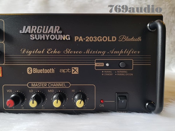 Mặt phải trước Jaguar 203 gold