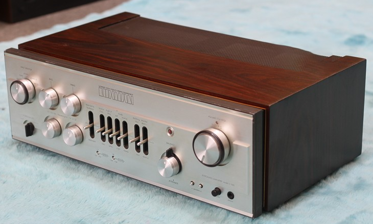 Amply Luxman L100 – Chất âm đỉnh cao, thiết kế tinh tế