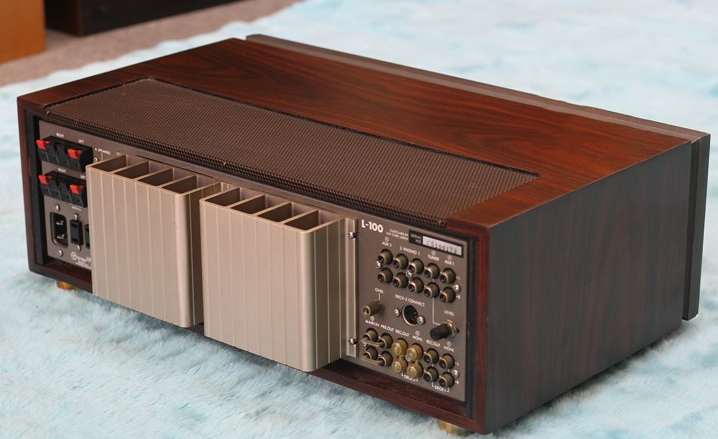 Bằng chứng thực tế Amply Luxman L100