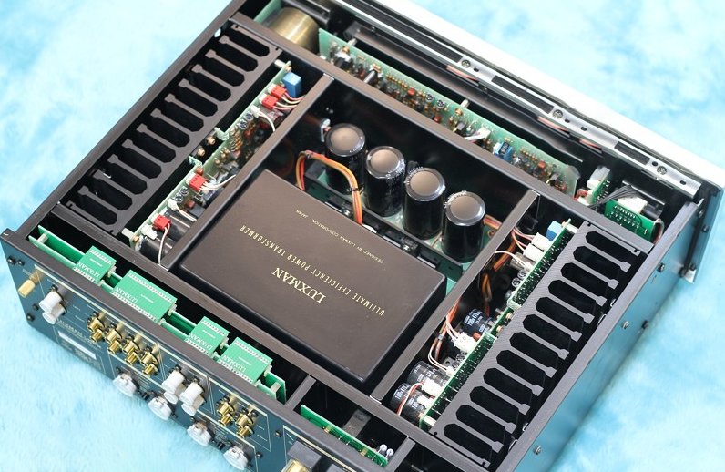 Hình ảnh khui hộp & Đánh giá thực tế Amply Luxman L509FSE phiên bản đặc biệt