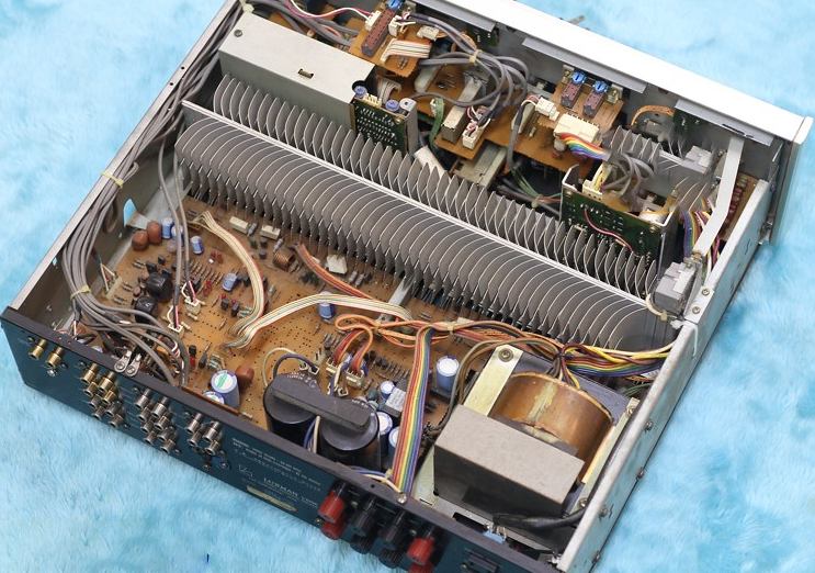 Ưu nhược điểm Amply Luxman L510X đẹp