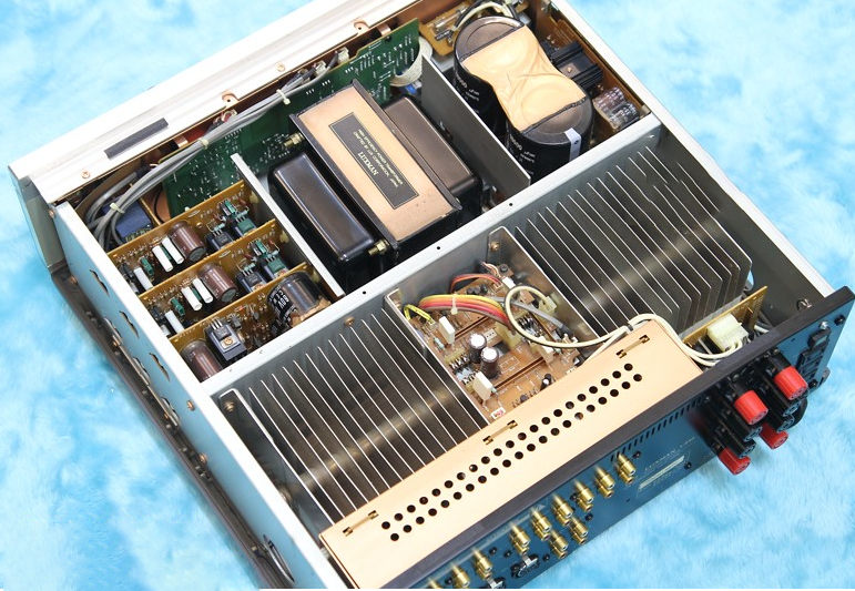 Thông tin Chi tiết Amply Luxman L540 đẹp xuất sắc