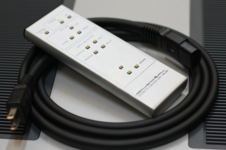 Thông tin Chi tiết Amply Luxman L550A xuất sắc full đồ zin