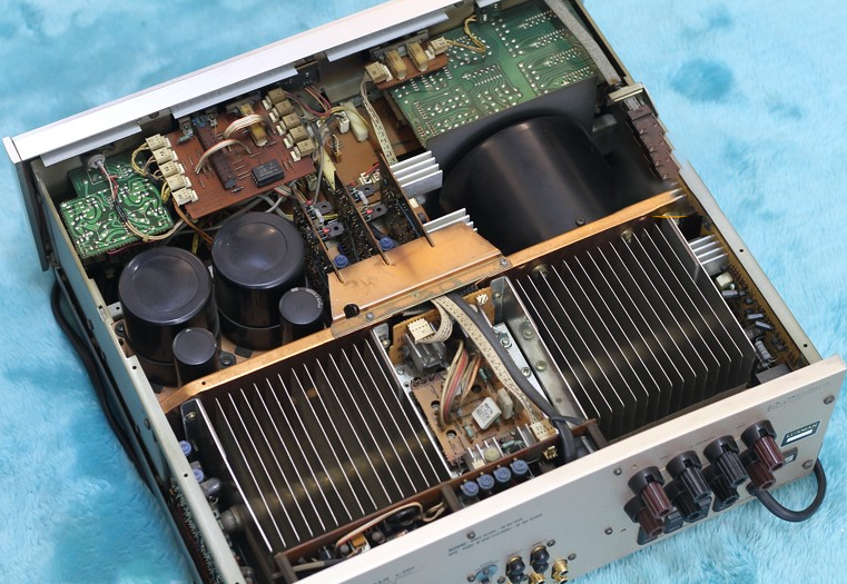 Hình ảnh khui hộp & Đánh giá thực tế Amply Luxman L560 Đẹp xuất sắc huyền thoại