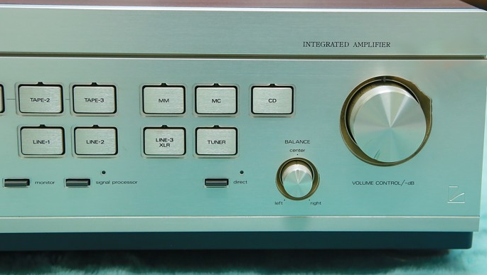 Ưu nhược điểm Amply Luxman L570Xs đẹp hiếm