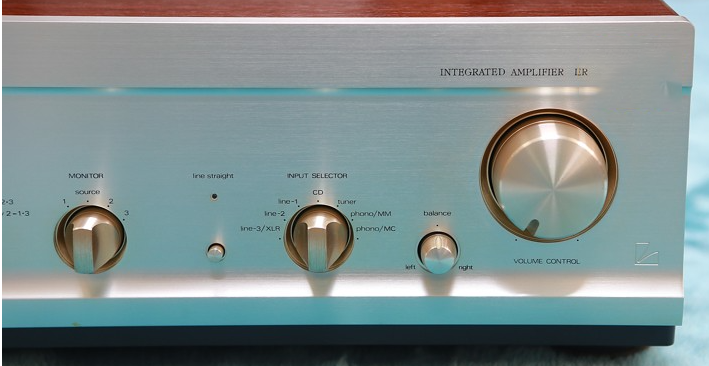 Ưu nhược điểm Amply Luxman L580 hoa khôi giá rất tốt