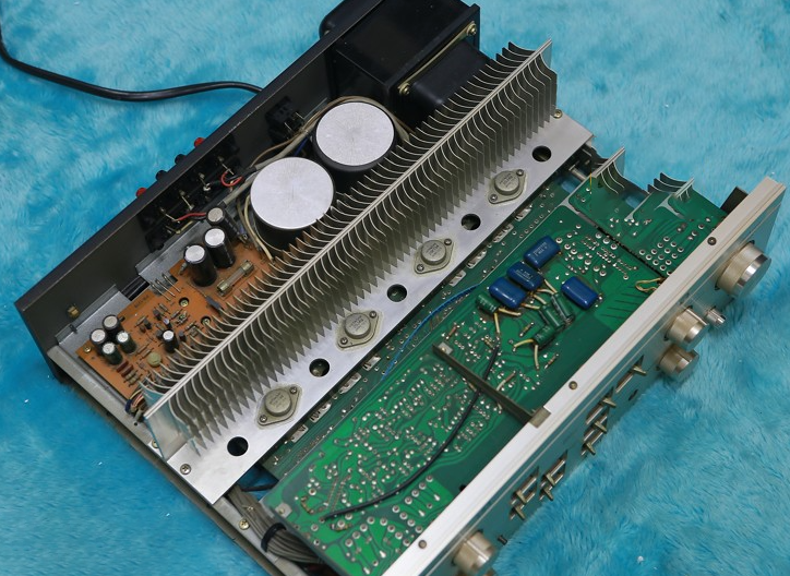 Ưu nhược điểm Amply Luxman L58A Chữ ký