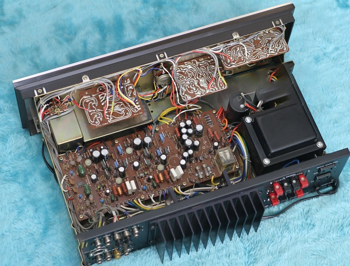 Ưu nhược điểm Amply Luxman L80V