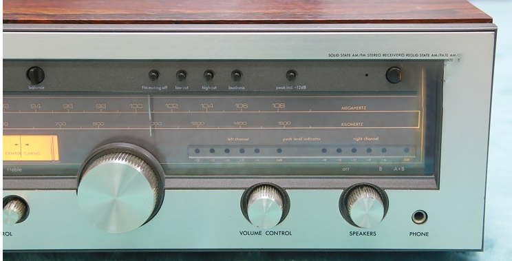 Ưu nhược điểm Amply Luxman R1050