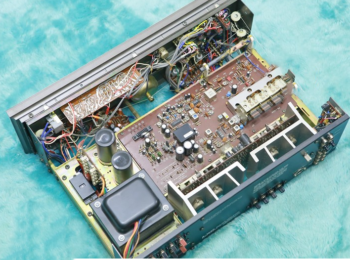 Thông tin Chi tiết Amply Luxman R1050