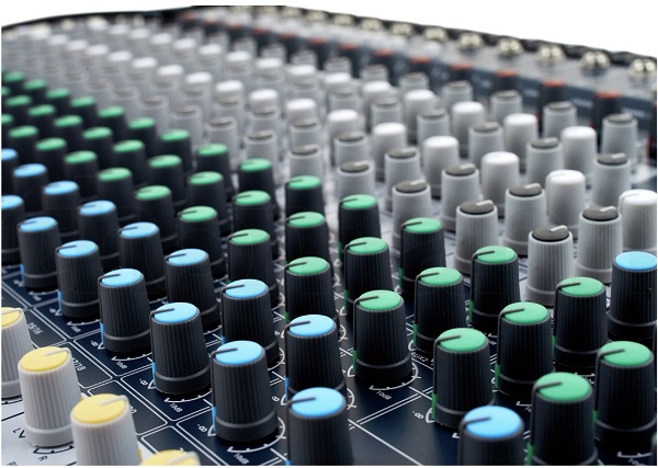 Review Mixer Soundcraft Signature 22