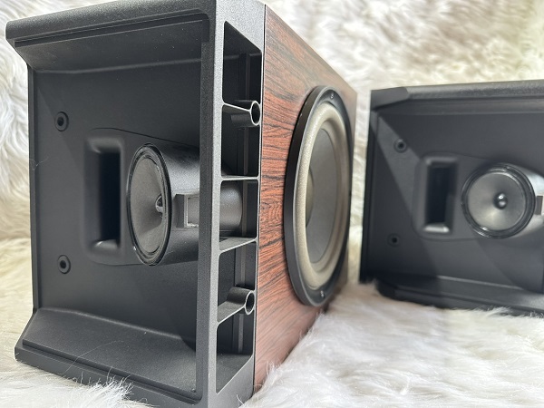 Ai Nên Mua Loa Bose 301 Seri 4?