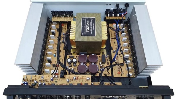 Chất Liệu Của Amply Nanomax PA-1209A