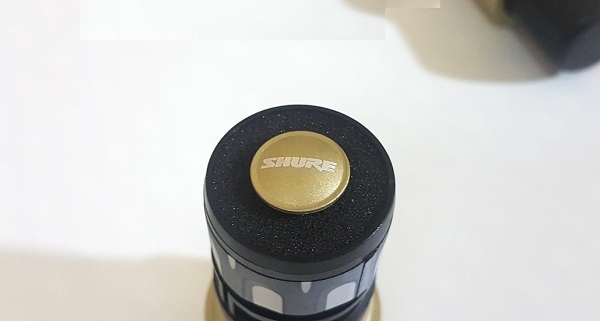 Củ Micro Shure UR12D
