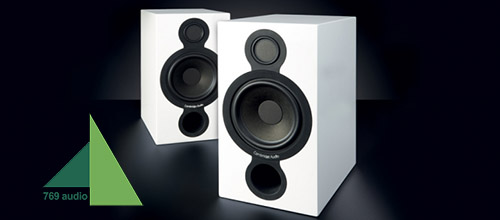 Đặt Lên Bàn Cân Loa Active Và Passive