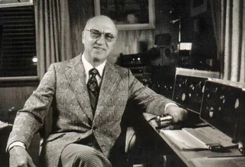 Nhà Sáng Lập Clarence C.Moore Crown