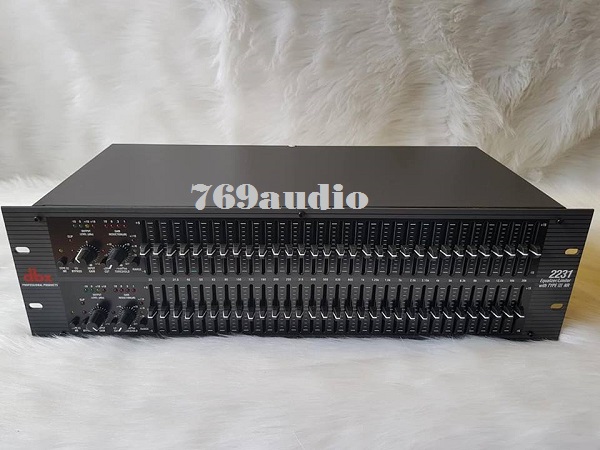 Mặt trên Equalzer DBX 2231 trung quốc