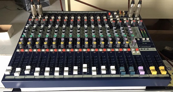 Giá Thành Mixer Soundcraft EFX12