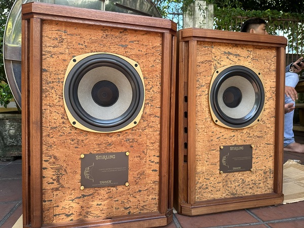 Giới Thiệu Về Loa Tannoy Stirling HW