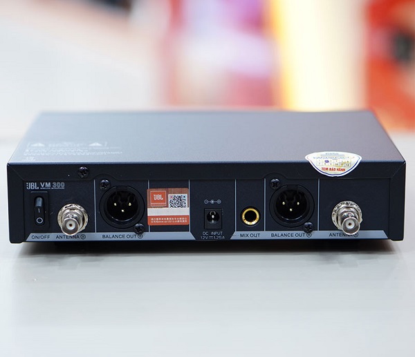 Thông Số Kỹ Thuật Micro JBL VM300