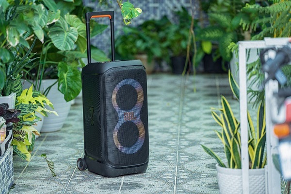 JBL PartyBox Stage 320 Vs. Đối Thủ Trực Tiếp