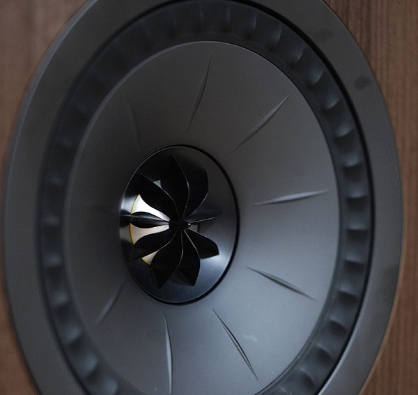 Chất Âm KEF Q950