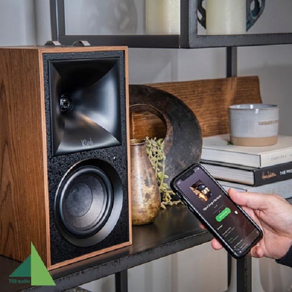 Loa Bluetooth Klipsch có hỗ trợ các ứng dụng quản lý hoặc điều khiển từ xa không?