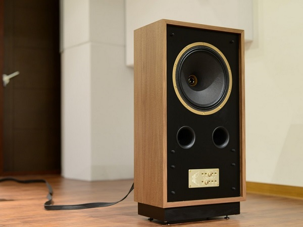 Khoảng Cách Với Tường Sau Và Tường Bên Loa Tannoy