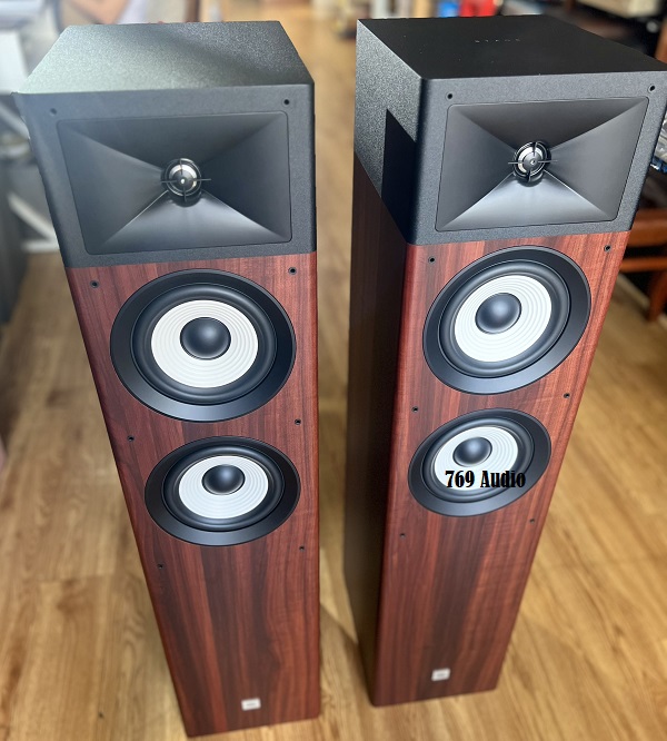Người Dùng Vàng Của Loa JBL A180