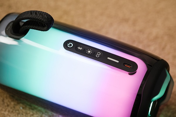 Loa Bluetooth JBL Pulse 5 Thiết Kế Dây Đeo Tiện Lợi