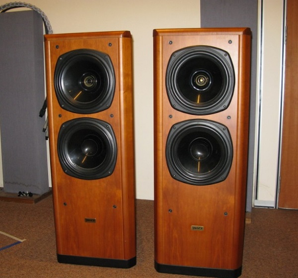 Loa Tannoy D700 Chính Hãng
