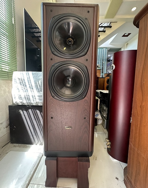 Thông Số Kỹ Thuật Của Loa Tannoy D700